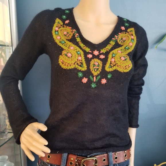 Sweater/top - Picture 2 of 3